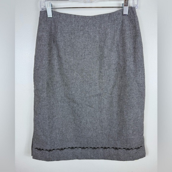 Old Navy Wool Blend Embroidered Knee Length Pencil Skirt Gray Size 4 Fall Winter - Picture 1 of 7